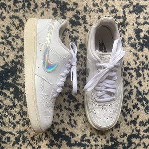 NIKE Court Vision Low Sneakers - White/Holographic